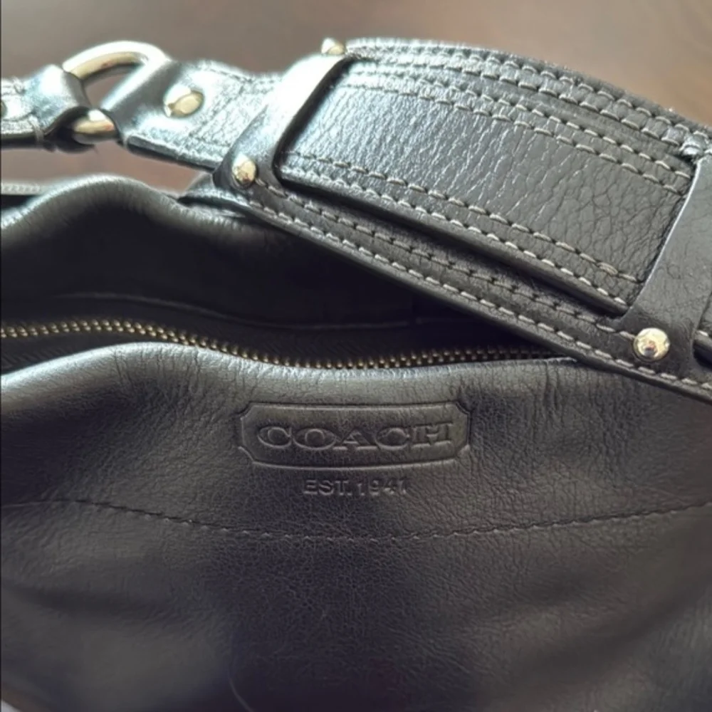 VINTAGE COACH Black Leather Carly Bag - Picture 6 of 16